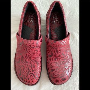 BOC born concept clogs